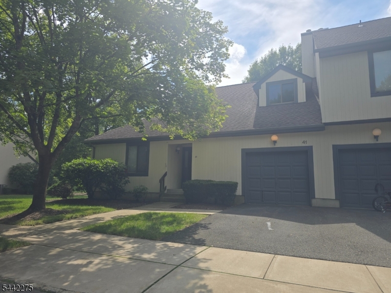 41 Arbor Circle — photo