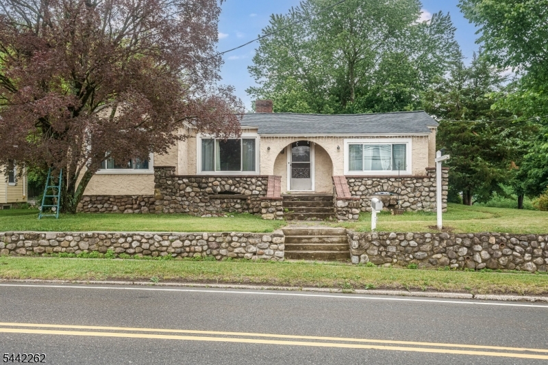 2 Hicks Avenue — photo