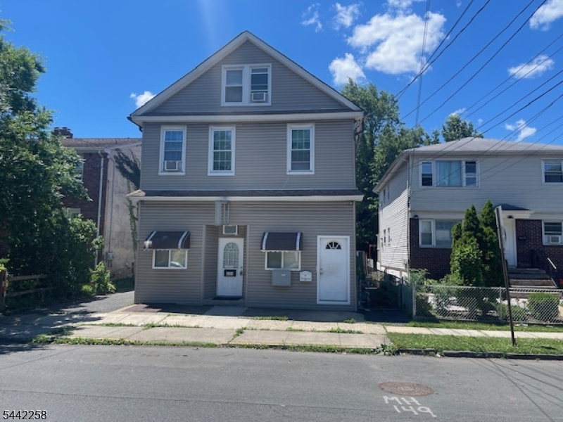 609 Roselle Street — photo