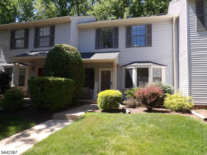 605 Timber Oaks Road, Edison, NJ 08820 — photo 2
