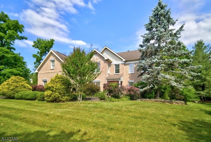 46 Westbury Ct — photo