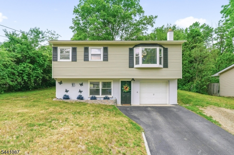 60 Alpine Road, Sussex, NJ 07461