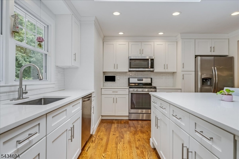 5 Persimmon Way, Springfield, NJ 07081 — photo 2