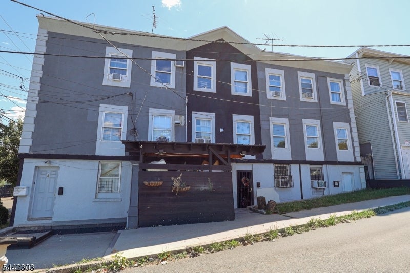 10 Oriental St — photo