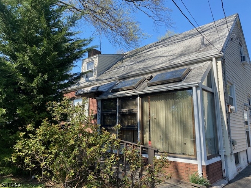 653 Thomas Place — photo