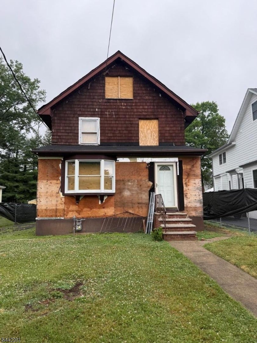608 Hort St — photo