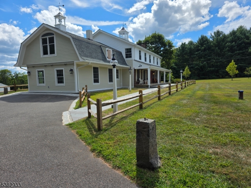60 Perryville Road — photo