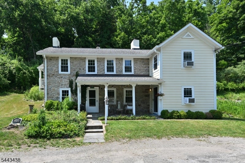 919 Wall St — photo