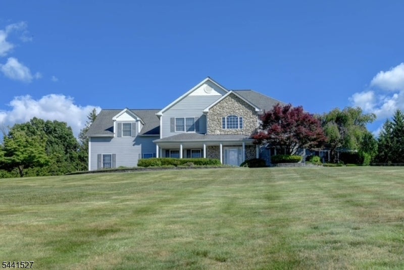 32 Dyer Rd — photo