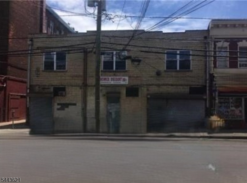 189 Monroe Street — photo