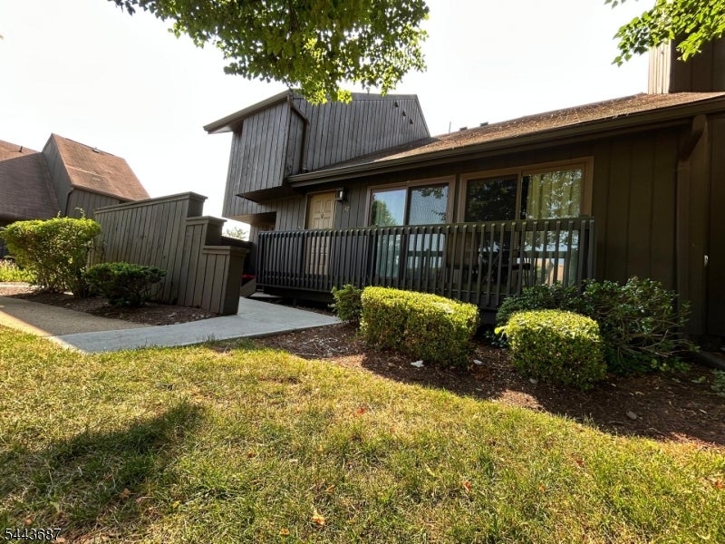 17 Westgate Dr — photo