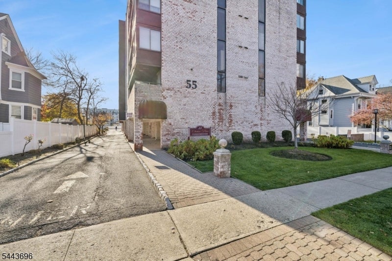 55 Clinton Pl 510 — photo