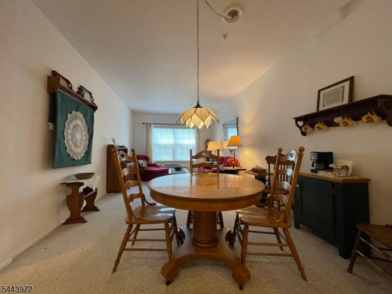 7215 Richmond Rd — photo