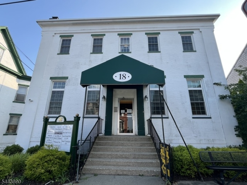 18 Church St Rm224 — photo