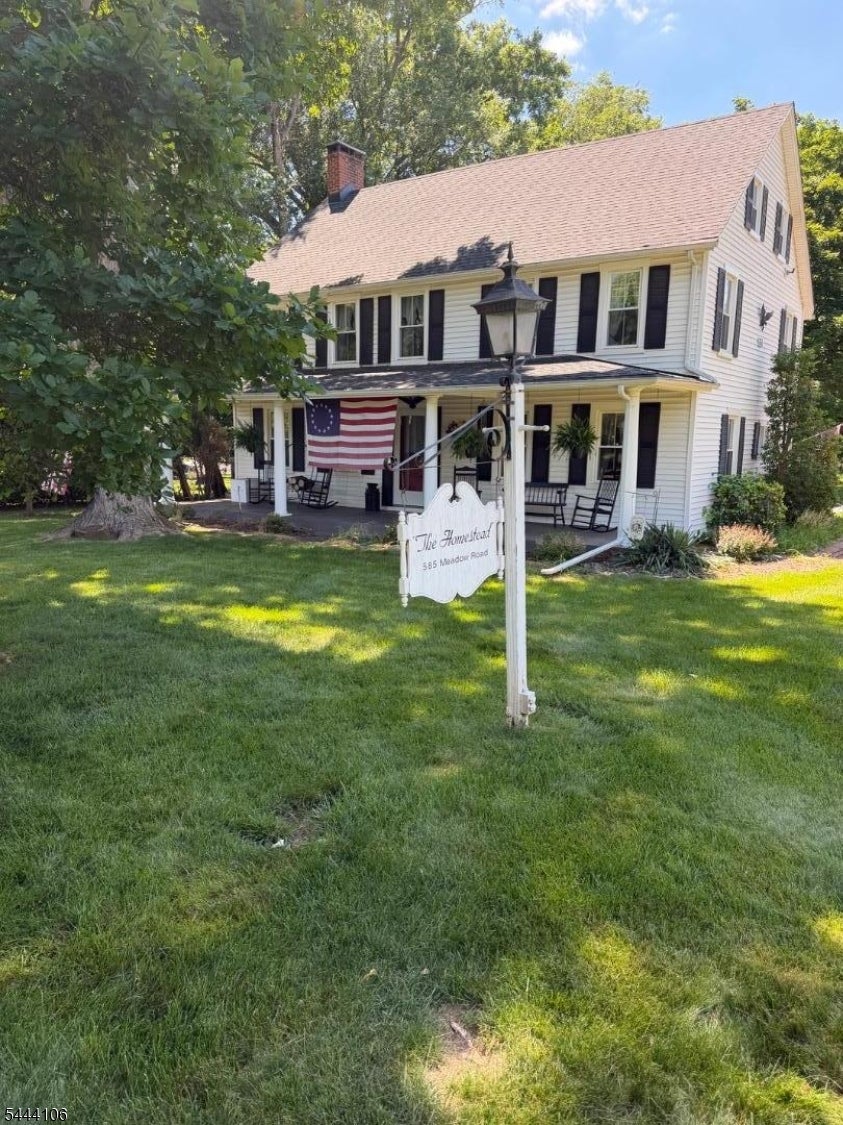 585 Meadow Rd — photo
