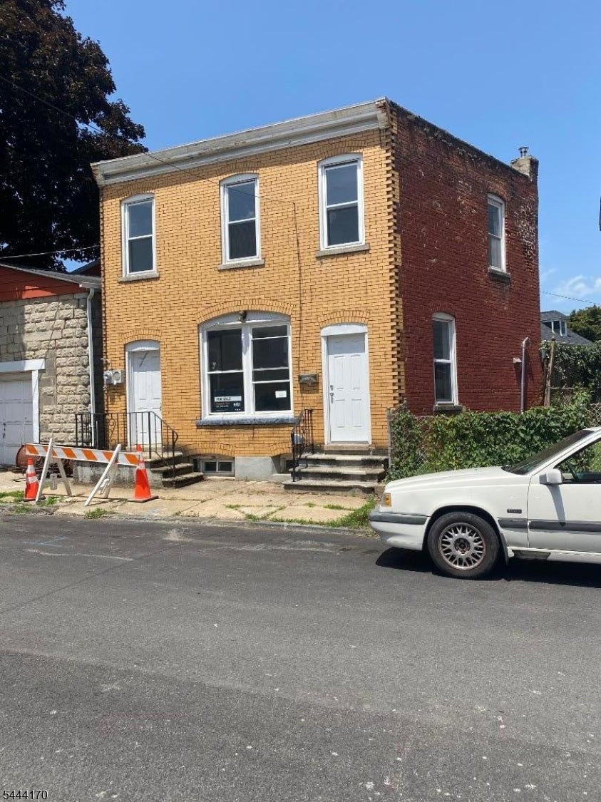 9 Lewis St — photo