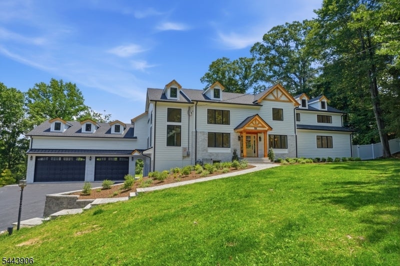 180 Roundtop Rd — photo