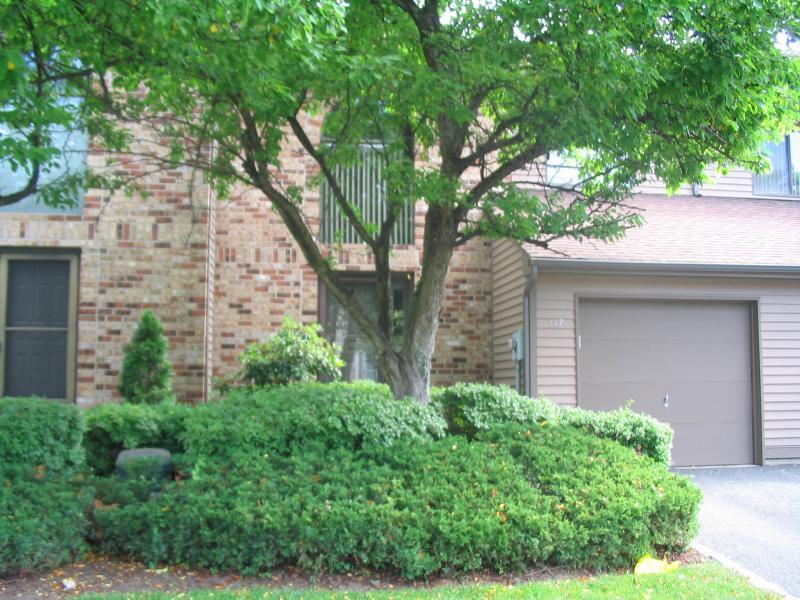147 Castle Ridge Drive, East Hanover, NJ 07936