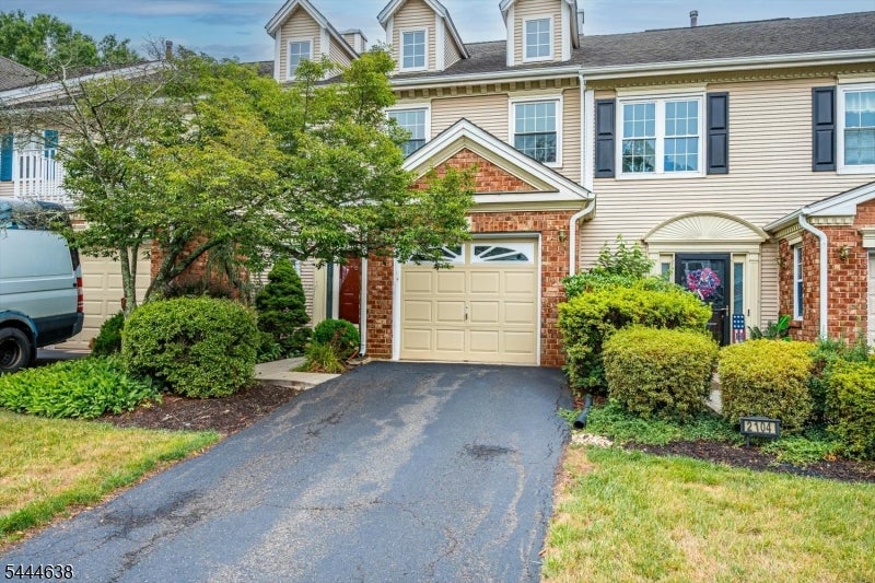 2103 Ackmen Ct — photo
