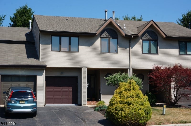 10 Hemlock Ct — photo