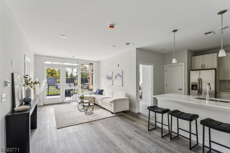 140 W Webster Avenue 114 — photo