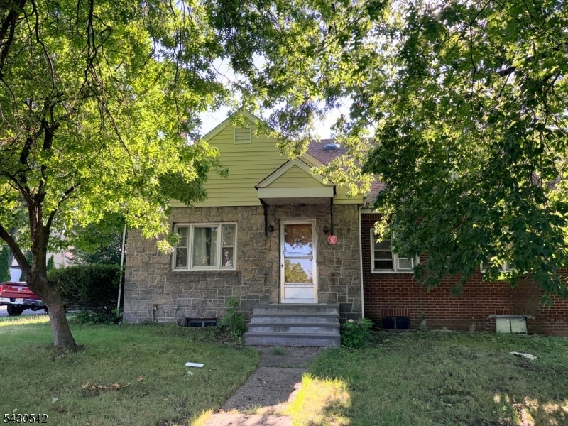 52 Lakeview Ave — photo