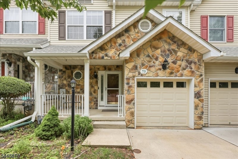 73 Castleton Rd — photo