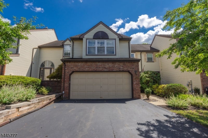 103 Porter Way East — photo