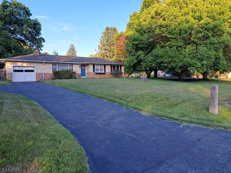 3 Meadow Brook Road, Flemington, NJ 08822