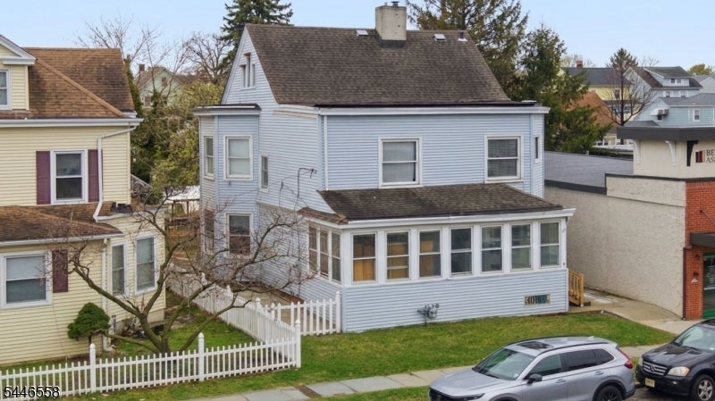 287 Crooks Ave — photo