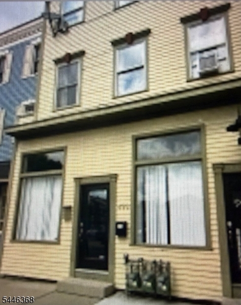 499 S Main Street — photo