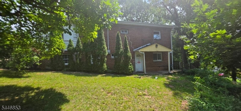70 Wood Ave — photo