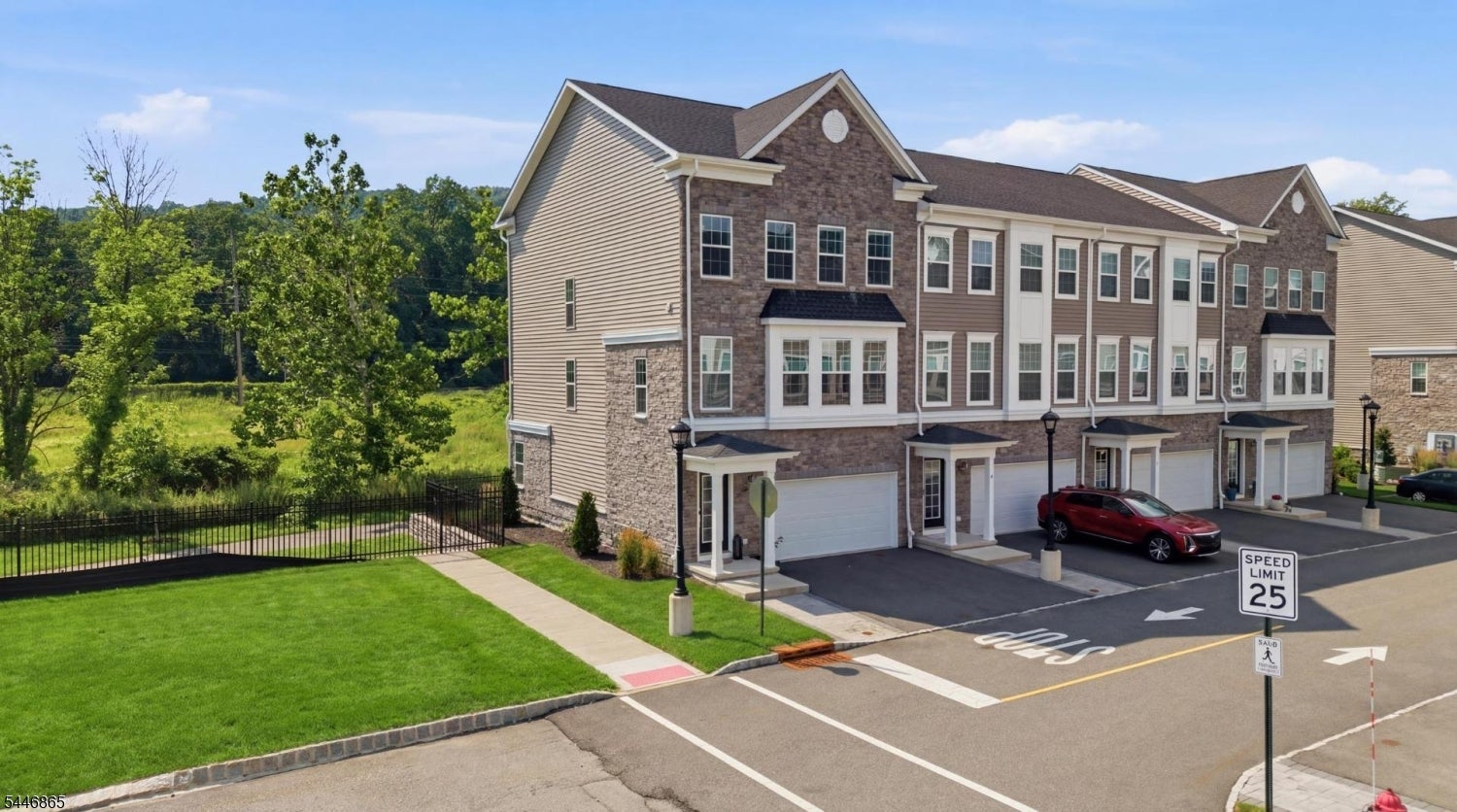 2 Coogan Ct — photo
