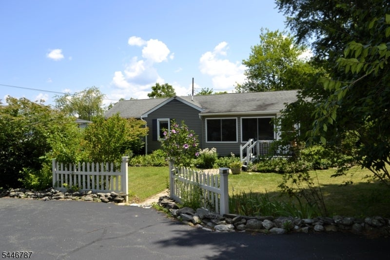 238 Fairview Ave — photo