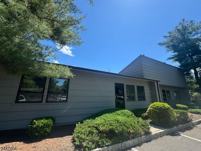 31 P Mountain Boulevard — photo