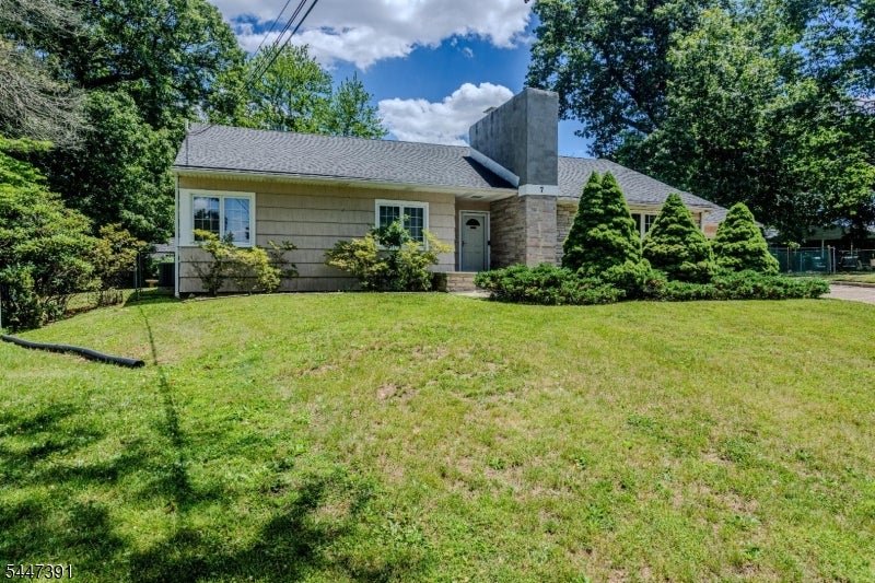 7 White Beech Ct — photo
