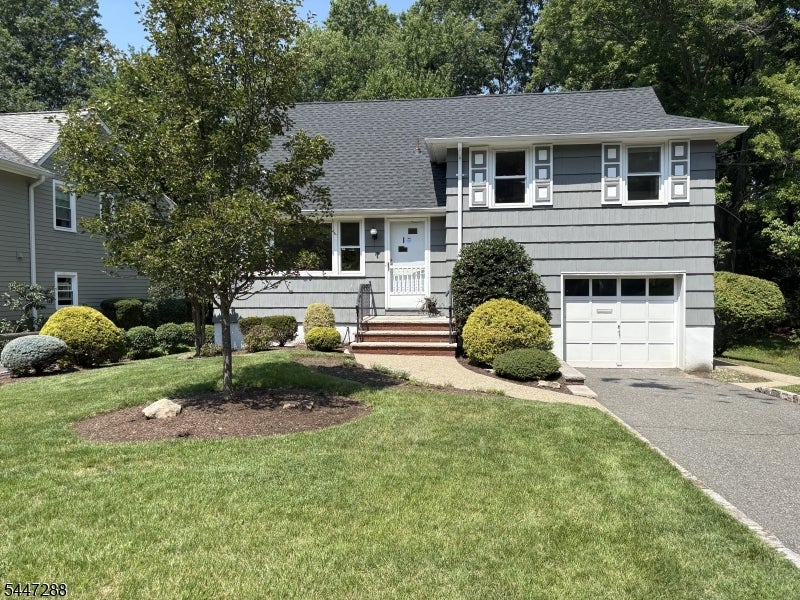 33 Longacre Drive — photo