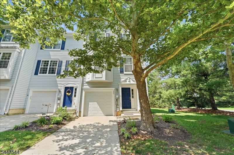 240 William Livingston Ct — photo