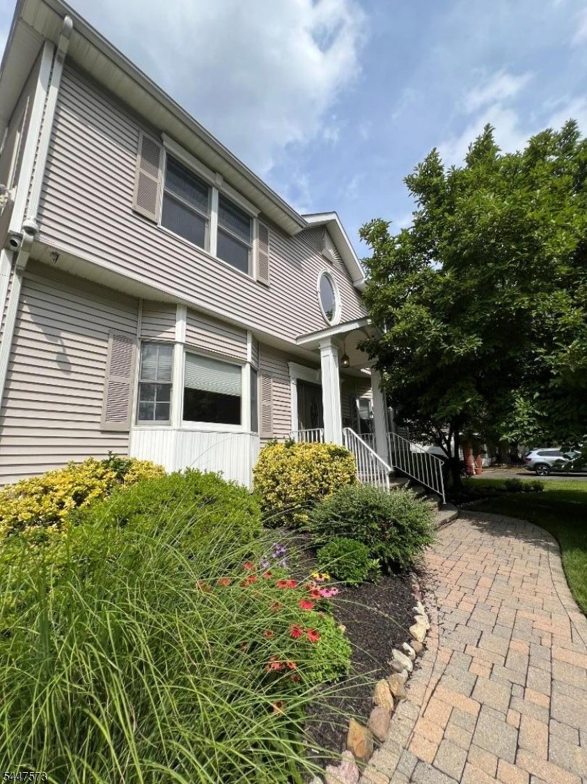 41 Circle Dr — photo