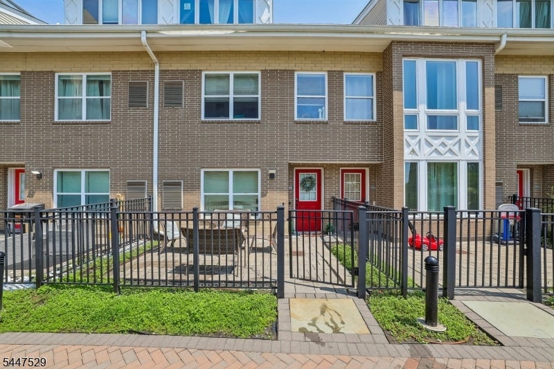 358 Rector 311 — photo