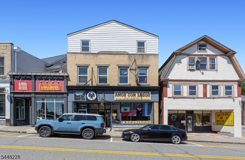 605 Main Street — photo