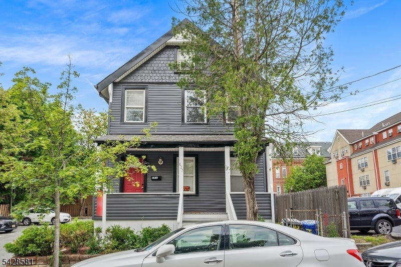 637 Union St — photo
