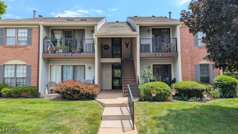 318 English Place 318 — photo