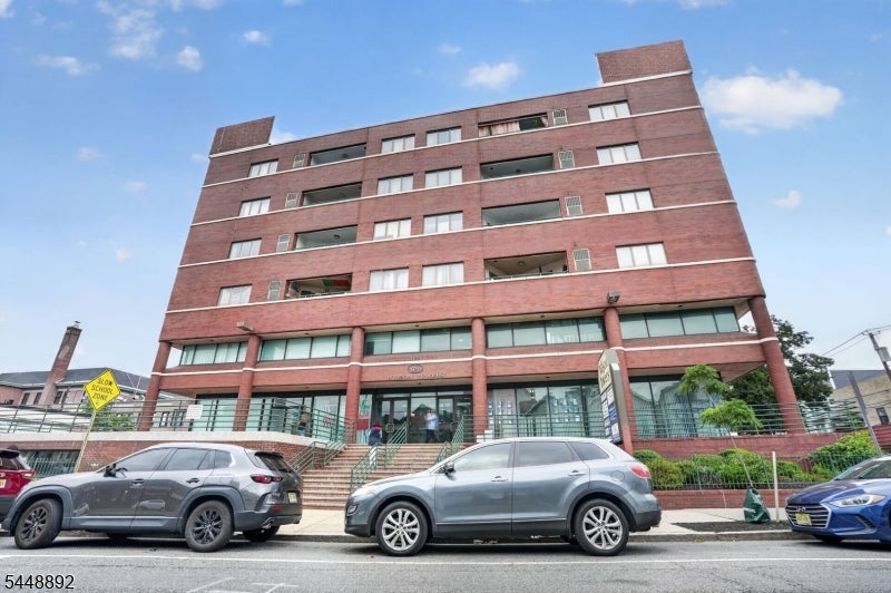 41-51 Wilson Ave D — photo