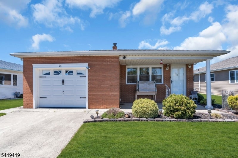 15 Capri Ct — photo