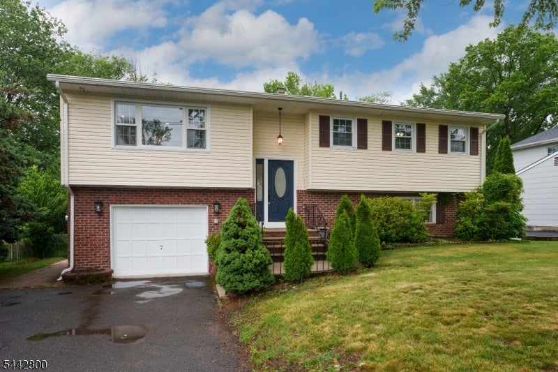 2025 Oak Tree Rd — photo