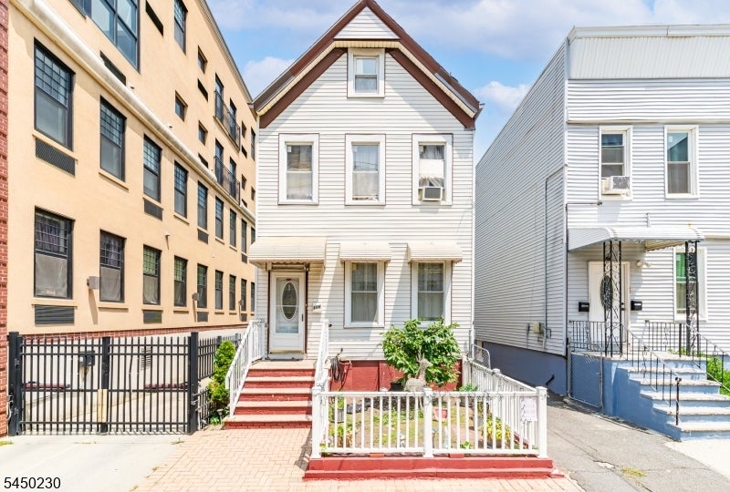 186 Culver Ave — photo