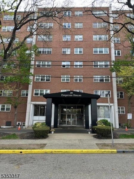 39 E 39th St 8G — photo