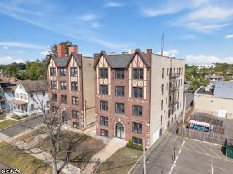 118 W 2nd Avenue 17 — photo