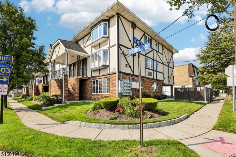 33 Henry Place #B2, Hackensack, NJ 07601